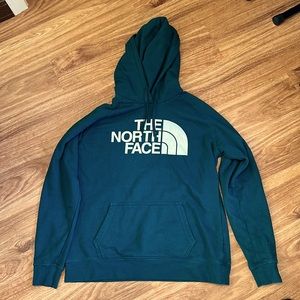 North Face Women’s Hoodie in Emerald